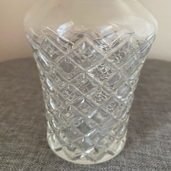 Small Glass Decanter Diamond Pattern 9.5”H - Picture 4 of 11